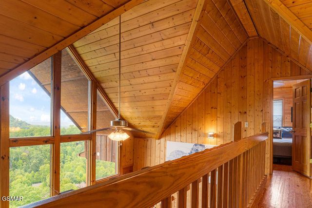 1582 Bears Den Way, Sevierville, TN 37862