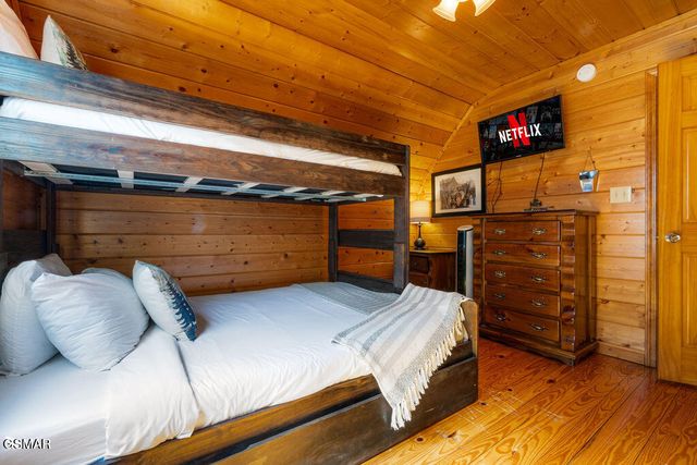 1582 Bears Den Way, Sevierville, TN 37862