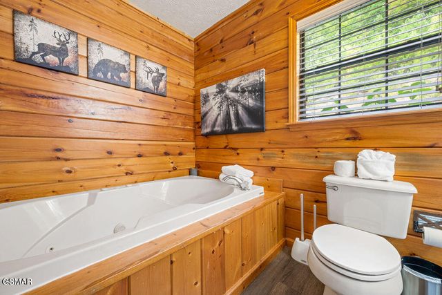 1582 Bears Den Way, Sevierville, TN 37862