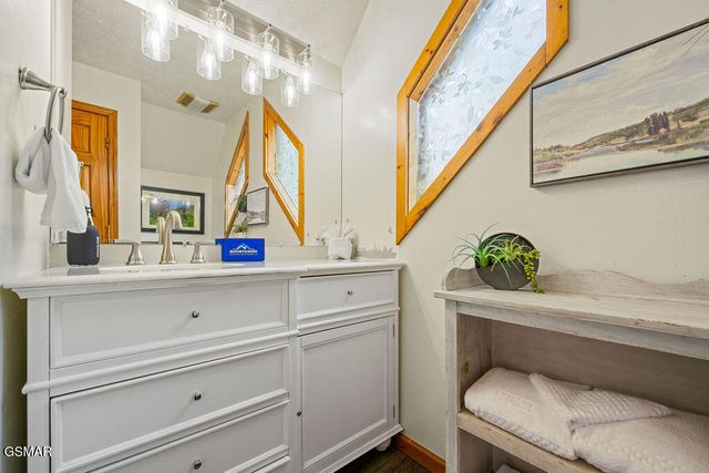 1582 Bears Den Way, Sevierville, TN 37862