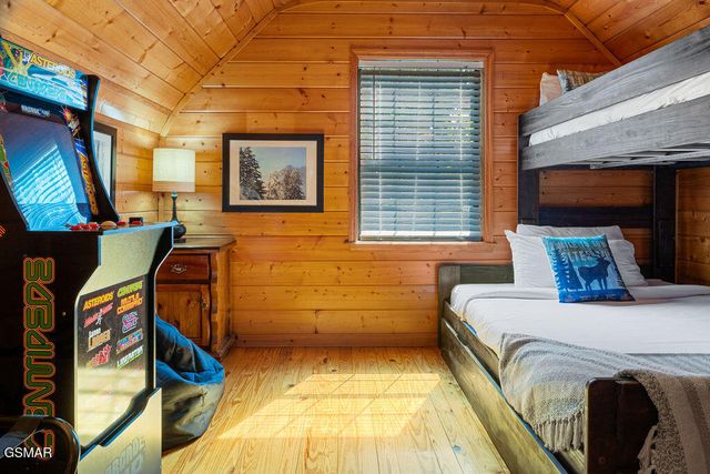 1582 Bears Den Way, Sevierville, TN 37862