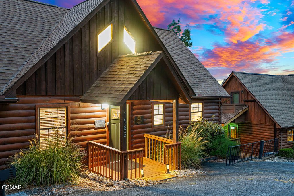 1582 Bears Den Way, Sevierville, TN 37862