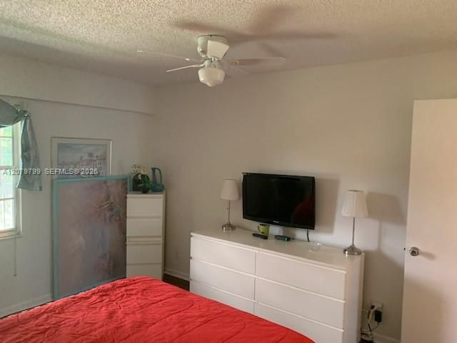 300 SW 134th Way 405E, Pembroke Pines, FL 33027