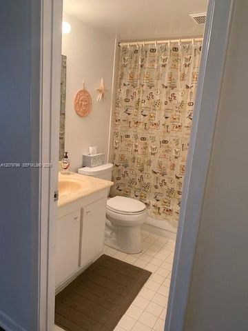300 SW 134th Way 405E, Pembroke Pines, FL 33027
