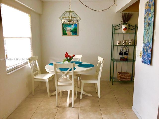 300 SW 134th Way 405E, Pembroke Pines, FL 33027
