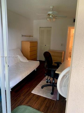 300 SW 134th Way 405E, Pembroke Pines, FL 33027