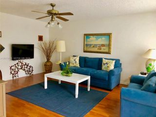 300 SW 134th Way 405E, Pembroke Pines, FL 33027
