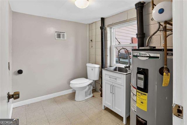 6107 Winview Drive, Forest Park, GA 30297