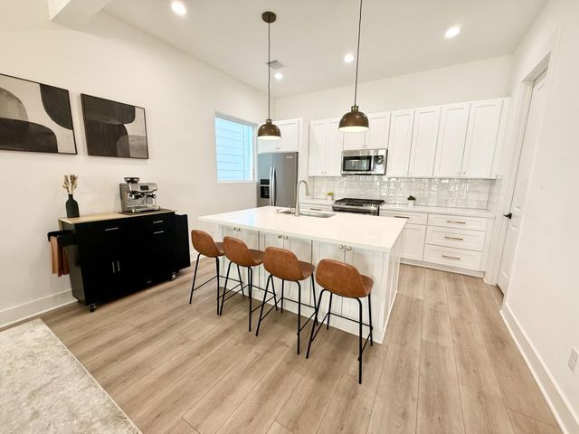 2806 Versailles Oak Lane, Houston, TX 77092