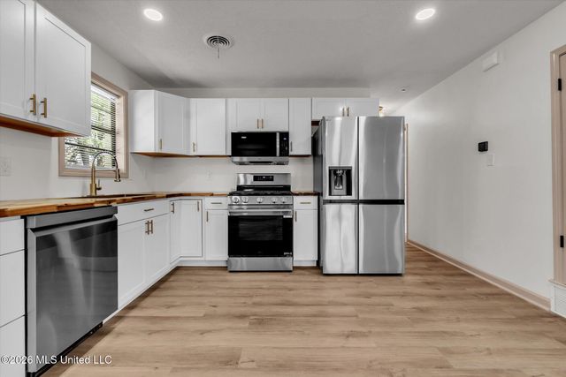 8182 Cedarbrook Drive, Southaven, MS 38671