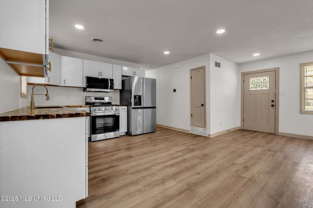 8182 Cedarbrook Drive, Southaven, MS 38671