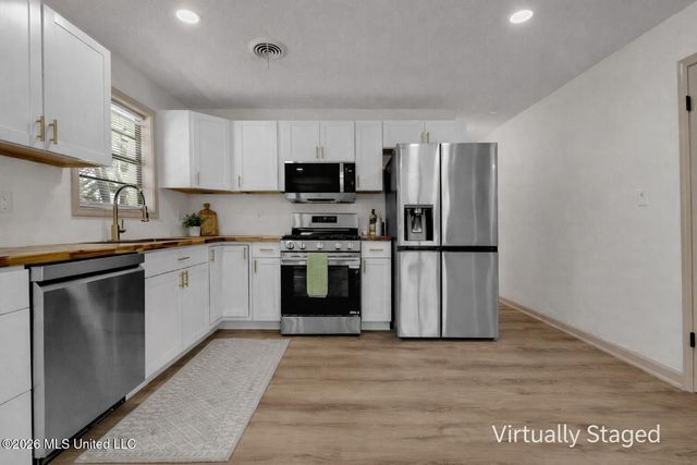 8182 Cedarbrook Drive, Southaven, MS 38671