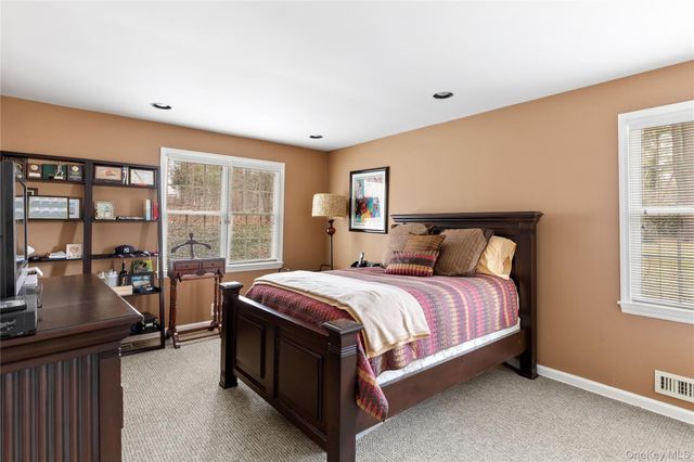 1 Glenby Lane, Brookville, NY 11545