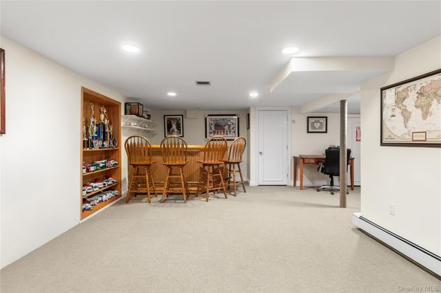 1 Glenby Lane, Brookville, NY 11545