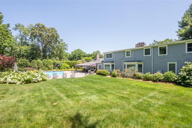 1 Glenby Lane, Brookville, NY 11545