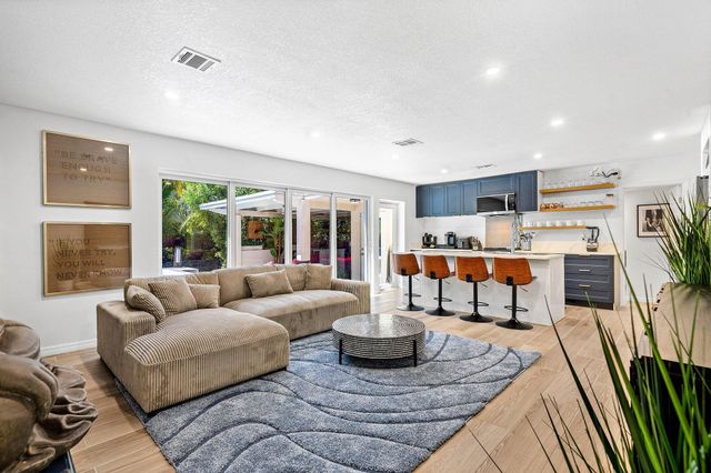 2041 NE 30th Street, Fort Lauderdale, FL 33306