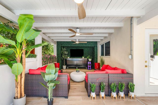 2041 NE 30th Street, Fort Lauderdale, FL 33306