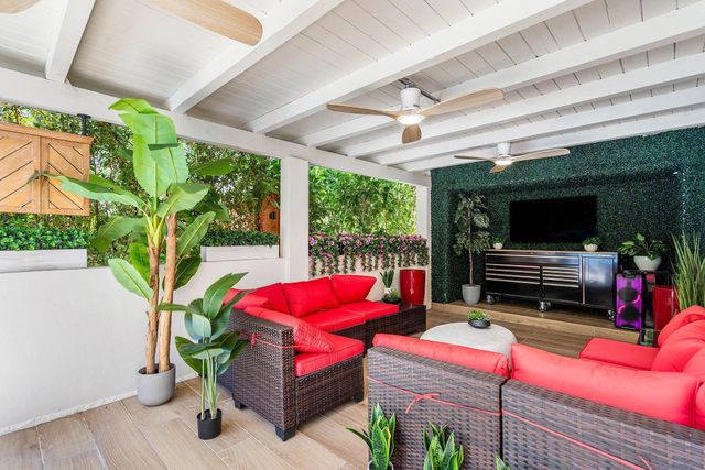 2041 NE 30th Street, Fort Lauderdale, FL 33306