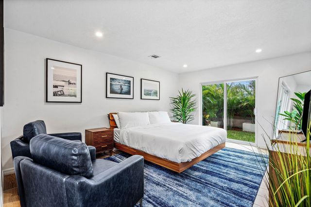 2041 NE 30th Street, Fort Lauderdale, FL 33306