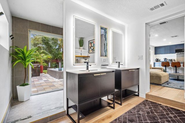 2041 NE 30th Street, Fort Lauderdale, FL 33306
