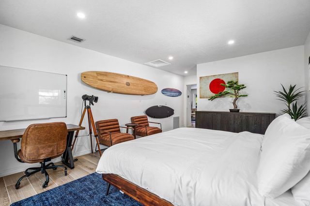 2041 NE 30th Street, Fort Lauderdale, FL 33306