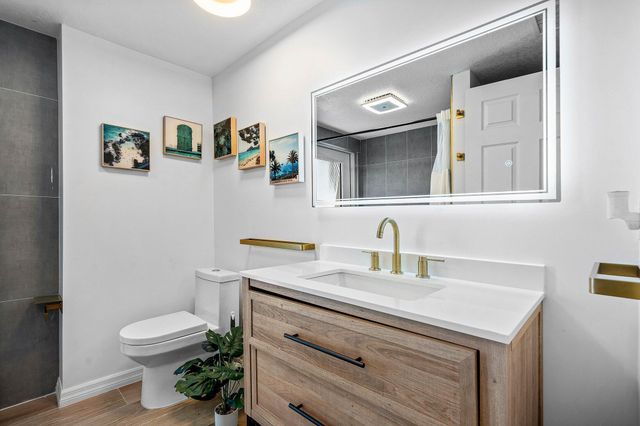 2041 NE 30th Street, Fort Lauderdale, FL 33306