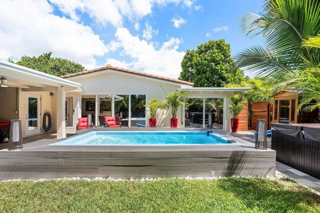 2041 NE 30th Street, Fort Lauderdale, FL 33306