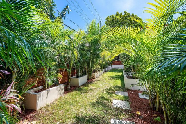 2041 NE 30th Street, Fort Lauderdale, FL 33306