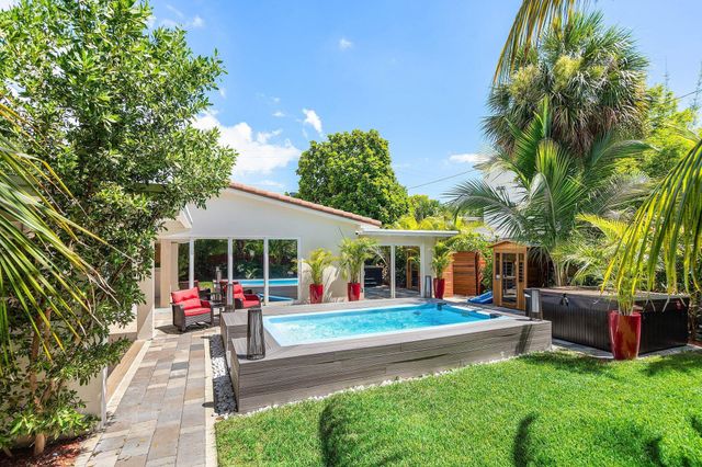 2041 NE 30th Street, Fort Lauderdale, FL 33306