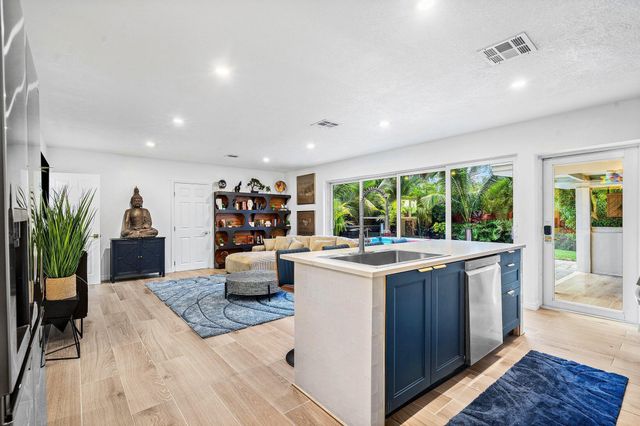 2041 NE 30th Street, Fort Lauderdale, FL 33306