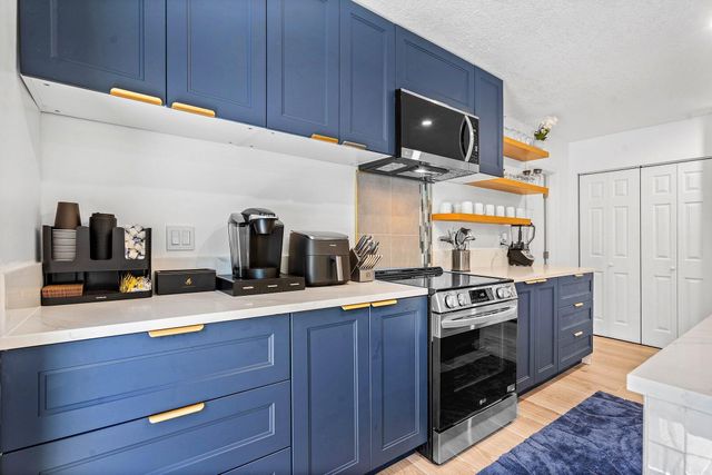 2041 NE 30th Street, Fort Lauderdale, FL 33306