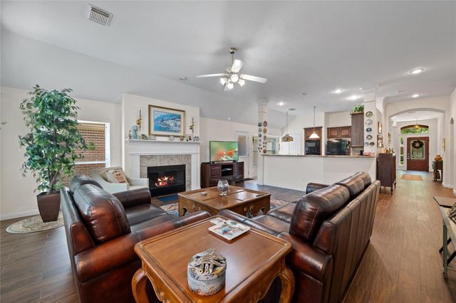 2514 S Strathford Lane, Kingwood, TX 77345