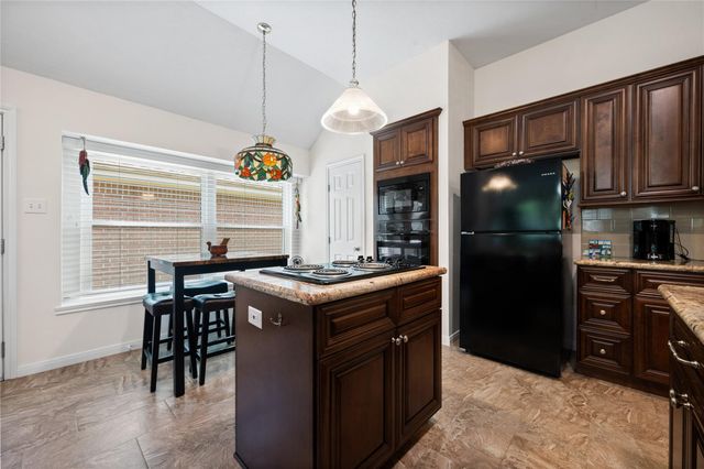 2514 S Strathford Lane, Kingwood, TX 77345