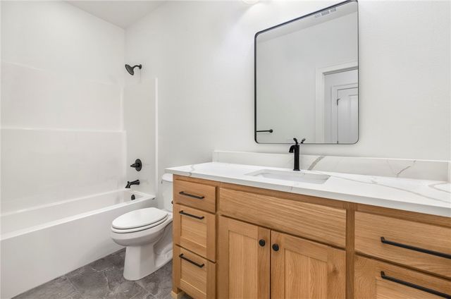10 Eastleigh Drive, Bella Vista, AR 72714