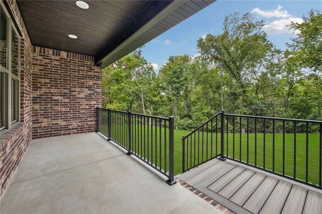 10 Eastleigh Drive, Bella Vista, AR 72714