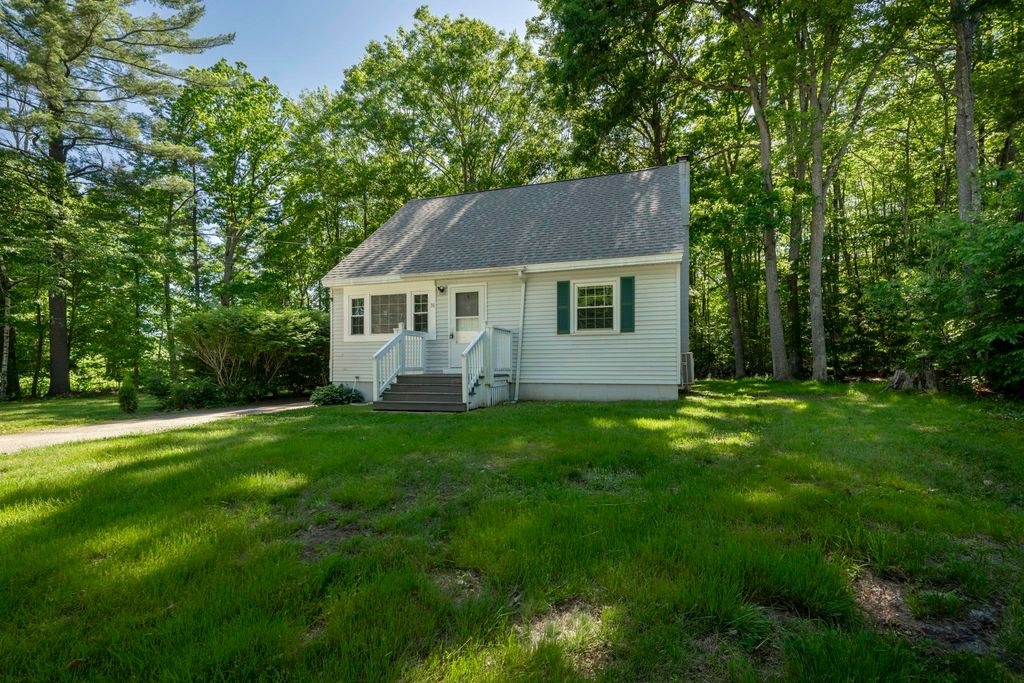 38 Duffy Street, Franklin, NH 03235