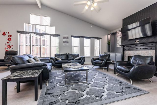 9715 Riddlewood Lane, Houston, TX 77025