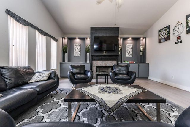 9715 Riddlewood Lane, Houston, TX 77025
