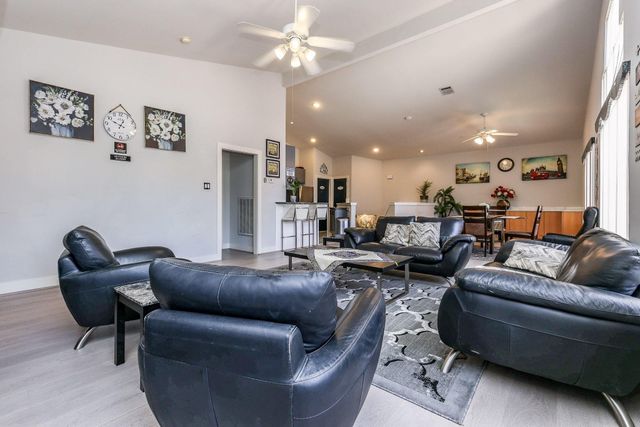 9715 Riddlewood Lane, Houston, TX 77025