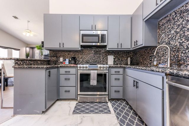 9715 Riddlewood Lane, Houston, TX 77025