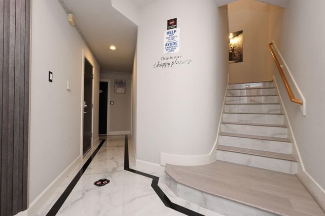 9715 Riddlewood Lane, Houston, TX 77025