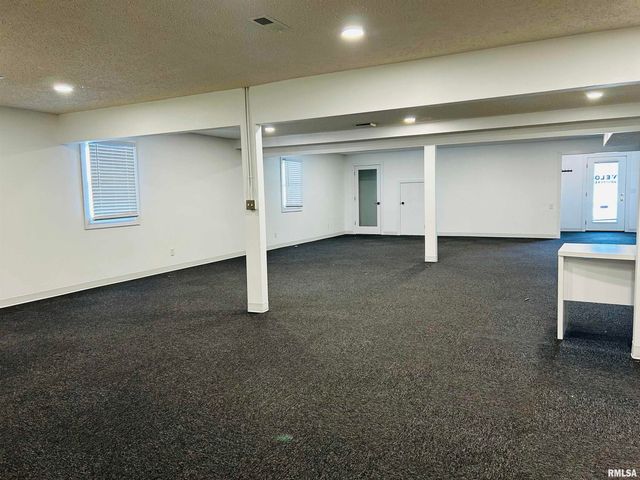 2332 EASTERN Avenue, Davenport, IA 52803