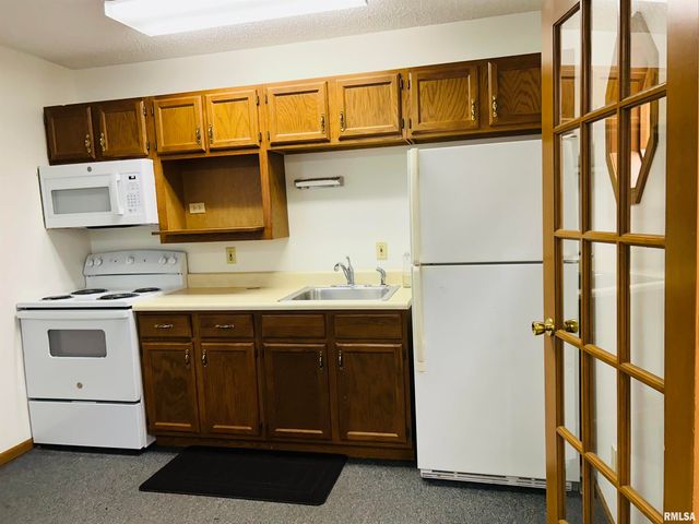 2332 EASTERN Avenue, Davenport, IA 52803