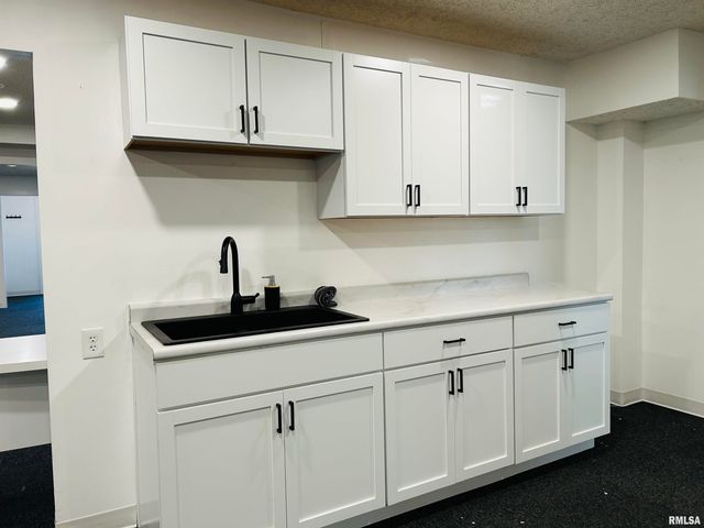 2332 EASTERN Avenue, Davenport, IA 52803