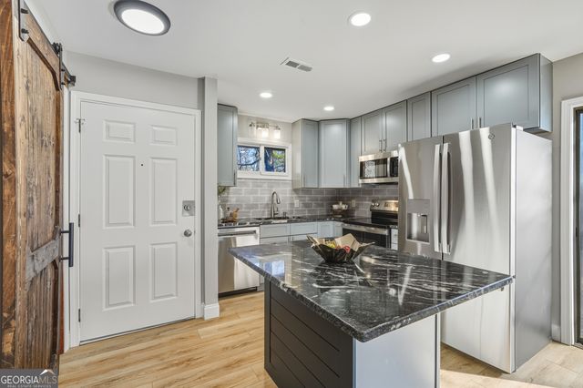 1303 Fairway Oaks, Waleska, GA 30183