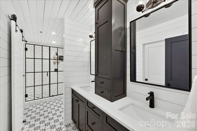 201 Hillside Avenue, Charlotte, NC 28209