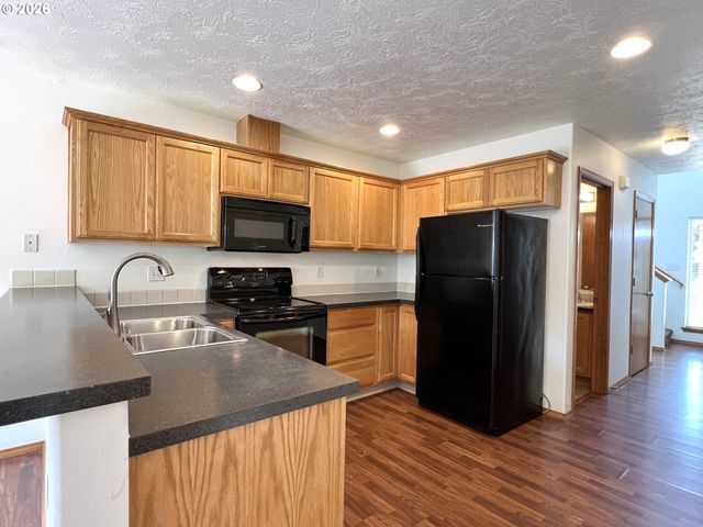 1022 Sw 2ND Way, Troutdale, OR 97060