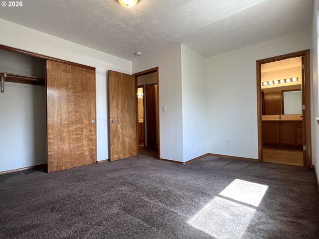 1022 Sw 2ND Way, Troutdale, OR 97060