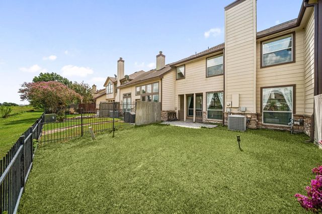 8026 Loyel Pointe Drive, Houston, TX 77064