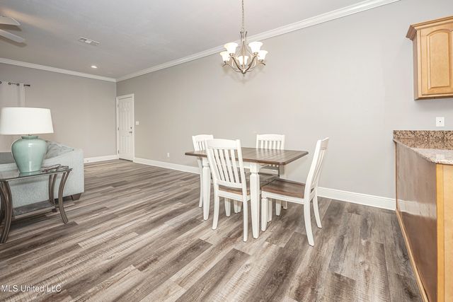 219 Armand Oaks, Ocean Springs, MS 39564